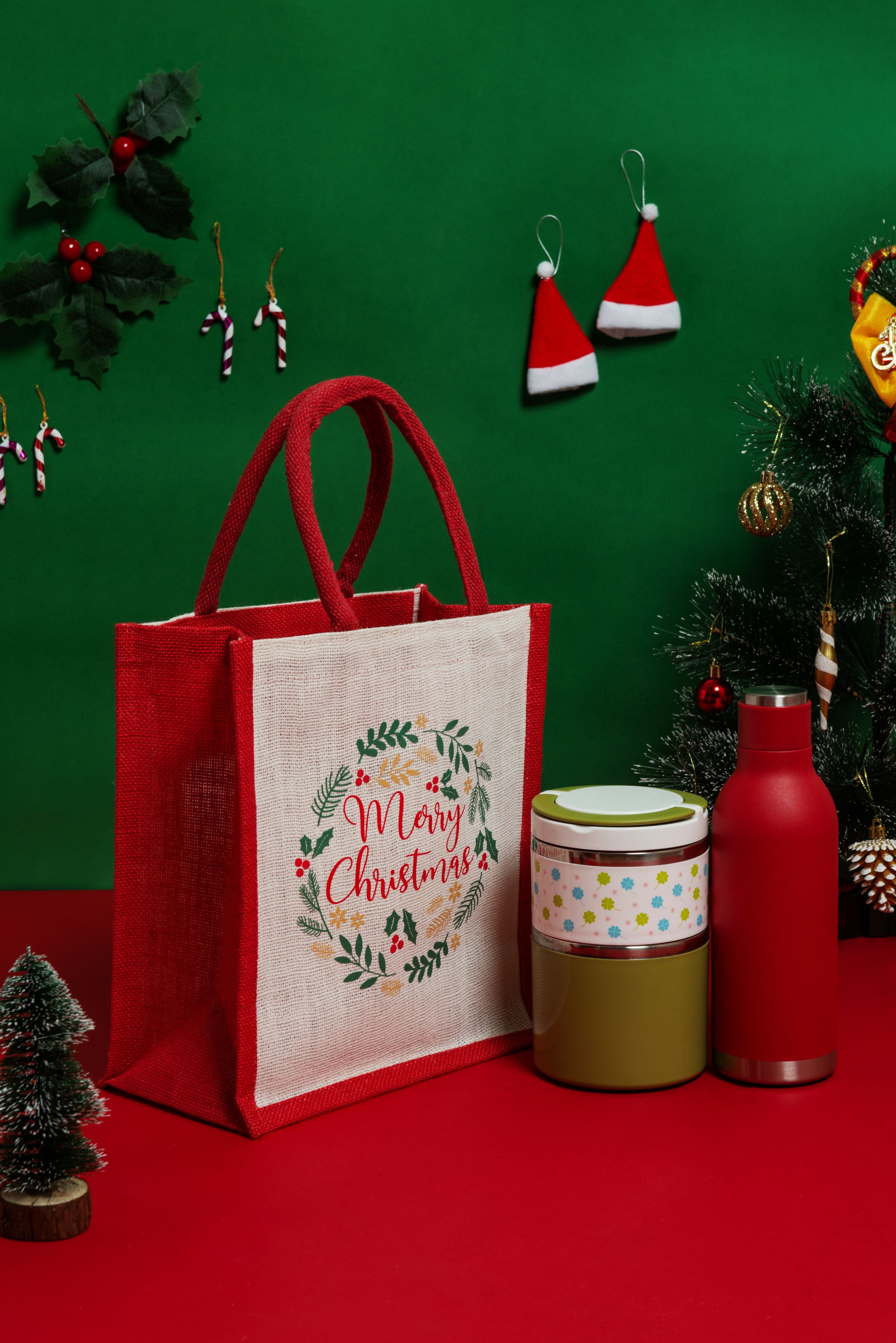 12 X 11 X 6 MERRY CHRISTMAS WREATH PRINT BAG (B-295-3-WHITE/RED)