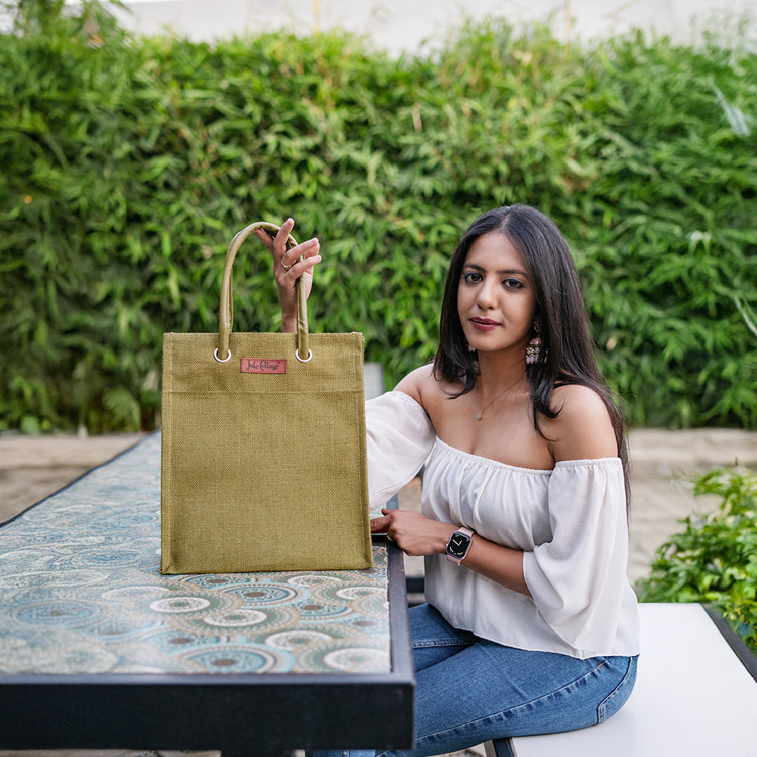 Big Eyelet Jute Lunch Bag Large