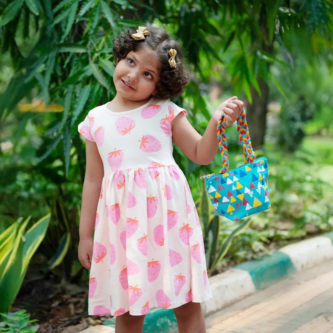 Pyramid Mini Wristlet jute bag(D-lock)