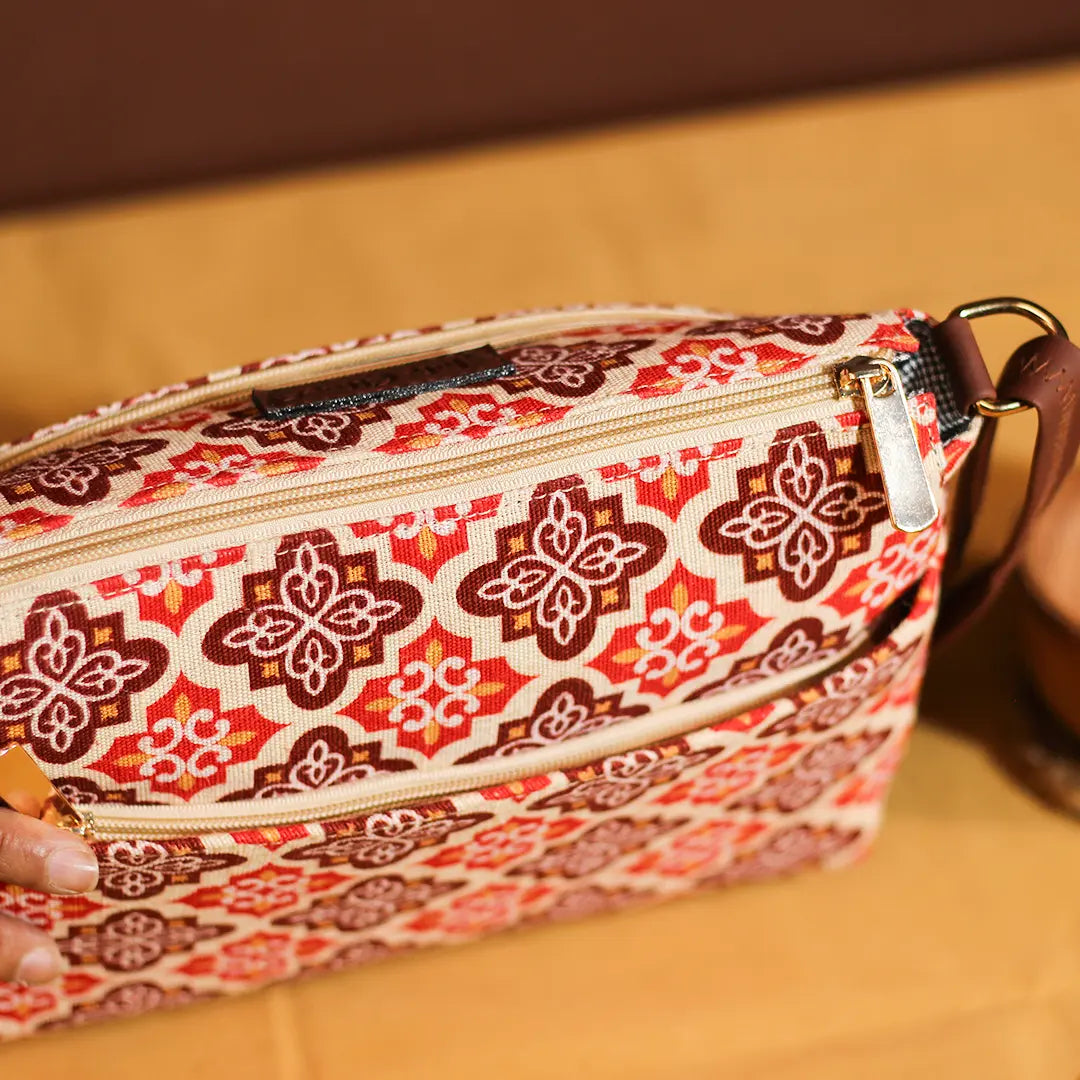 Diamond PanEdged Sling Bag