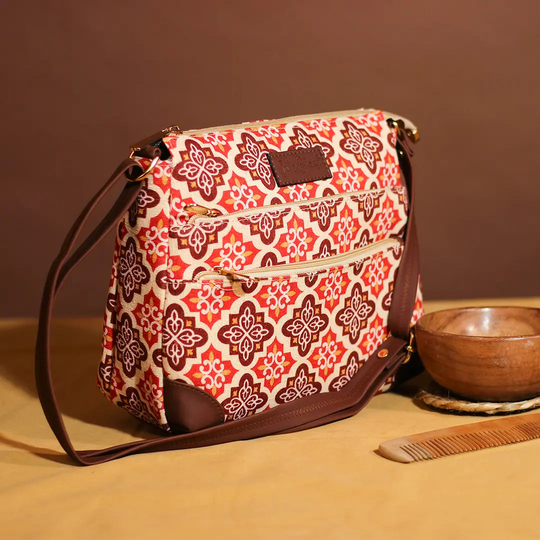 Diamond PanEdged Sling Bag