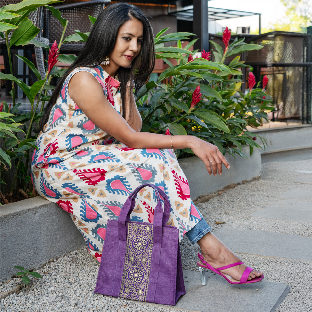 Vertical Lace Jute Lunch Bag with Zipper