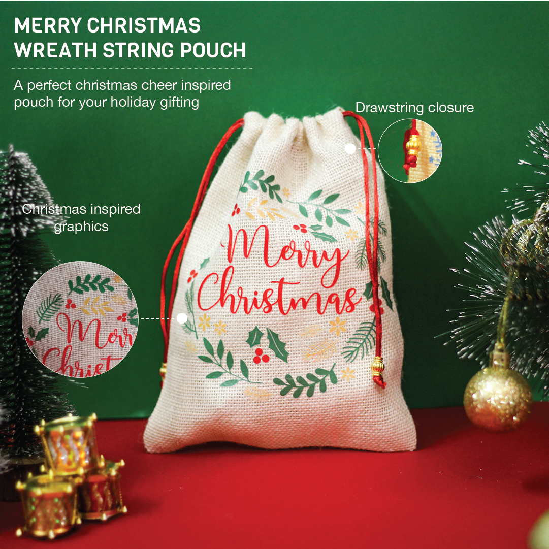 Merry Christmas Wreath String pouch