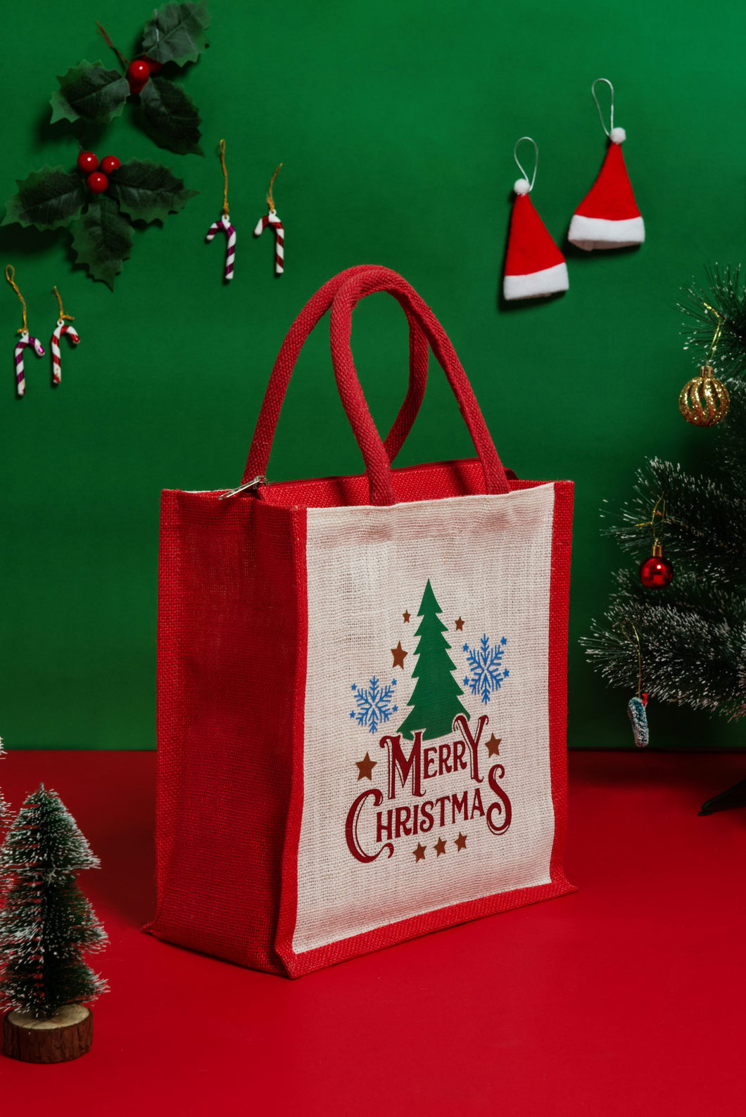 12 X 11  X  6  MERRY CHRISTMAS TREE PRINT BAG (B-295-1-WHITE/RED)