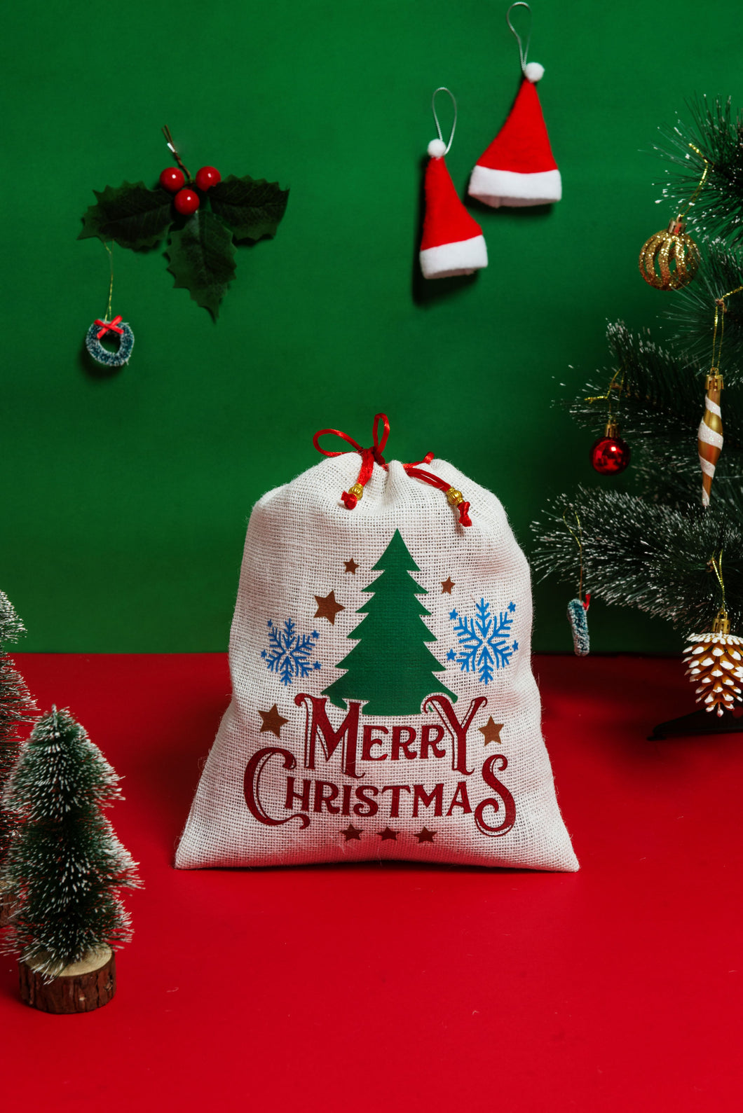 12 X 9 MERRY CHRISTMAS TREE STRING POUCH (A-198-WHITE/RED)