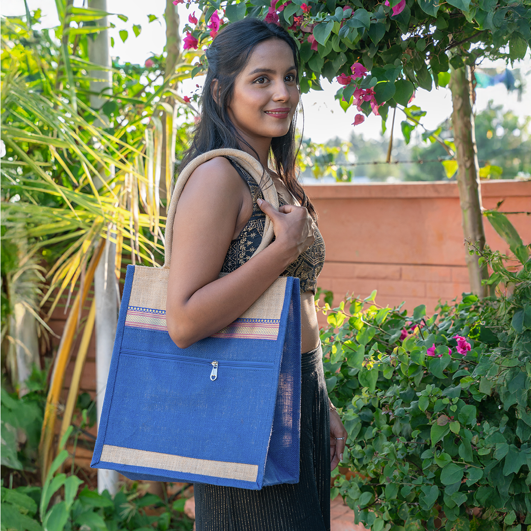 Front Pocket Lace Jute Lunch Bag