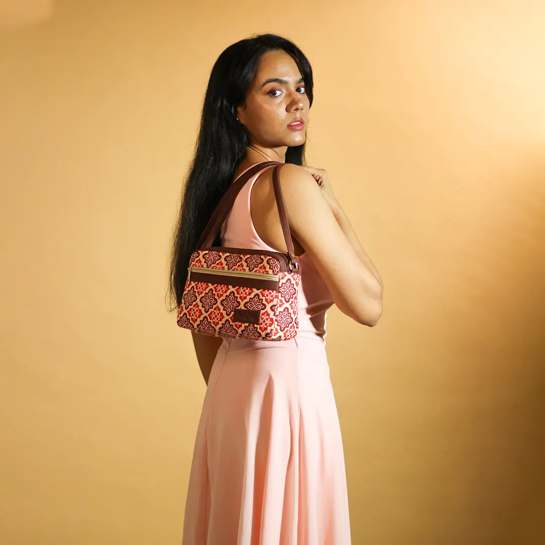 Diamond Duoline Sling Bag