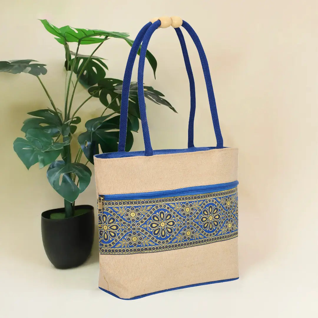 Central Lace JUCO Handbag with Front Pocket