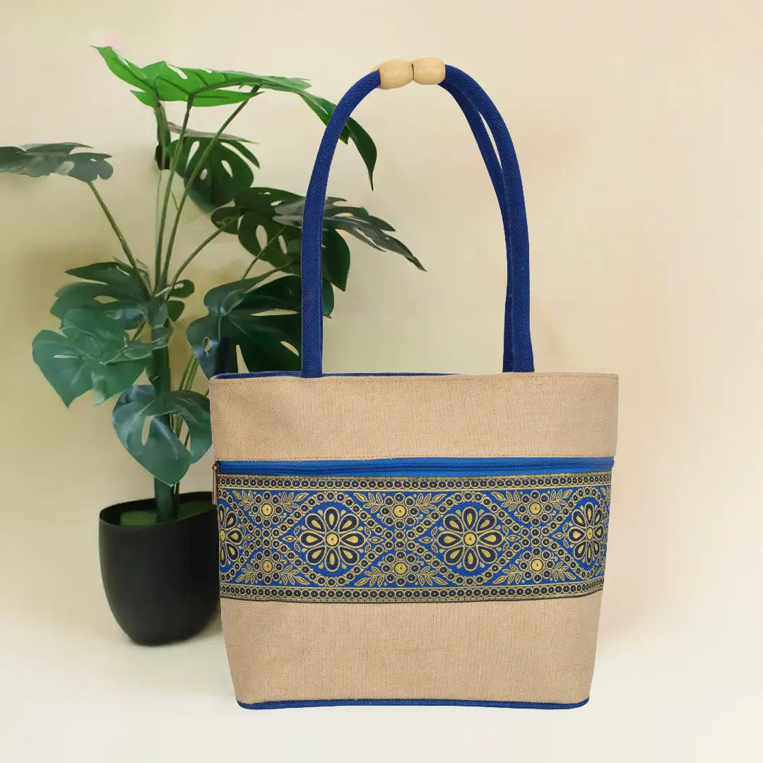 Central Lace JUCO Handbag with Front Pocket