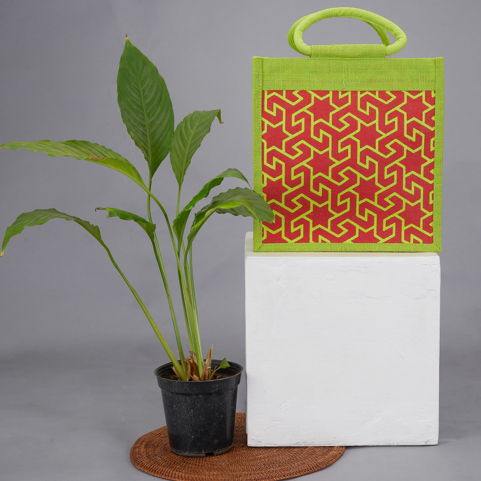 JUTE COTTAGE GEOMETRIC MOTIF PRINT LUNCH ZIPPER, SUSTAINABLE, ECO-FRIENDLY, 100% GENUINE JUTE, STYLISH (GREEN/RED 12X12X7)
